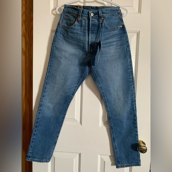 Levi's 501 Skinny High Rise Jean (28) - Picture 2 of 3